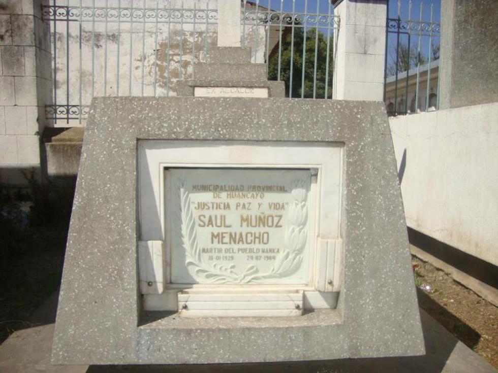 Personalidades de la política que descansan en el olvido