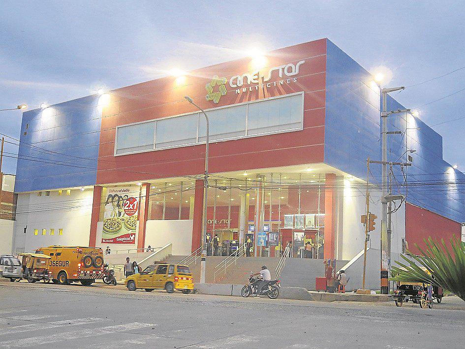 Tumbes: Dos hampones armados asaltan Cine Star Tumbes y se llevan botín de diez mil soles