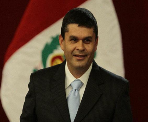 Casi 3 millones de peruanos en el extranjero tendrían dos representantes en Congreso