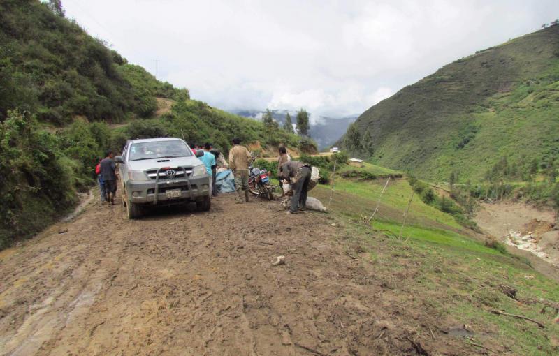 Lluvias afectan carretera de acceso al distrito de Jircán