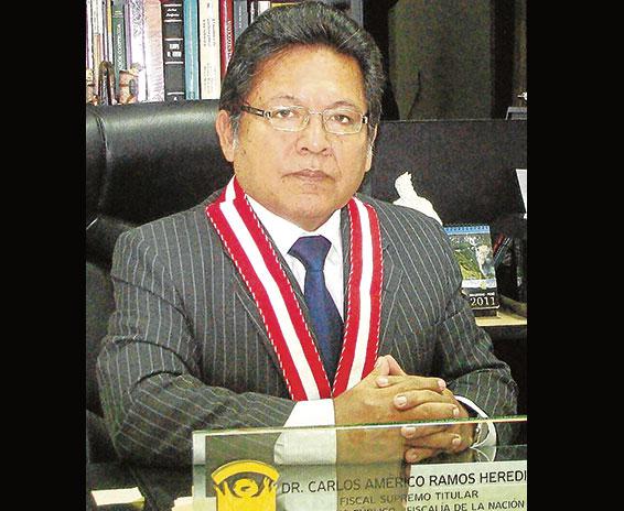 Carlos Ramos: No soy pariente "legal" de Nadine Heredia