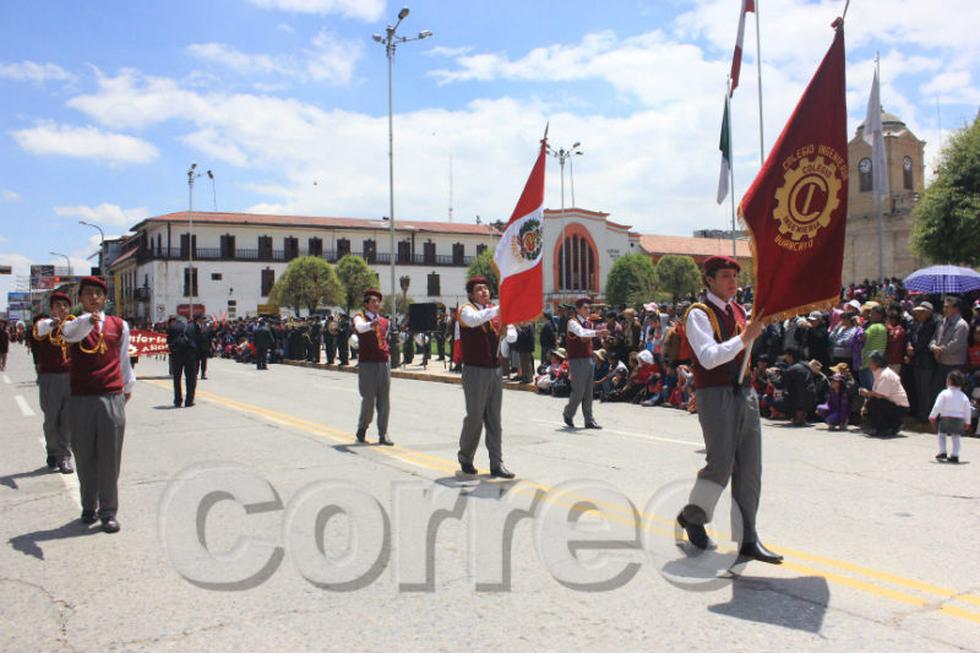 Colorido desfile engalana calles de Huancayo (FOTOS) 