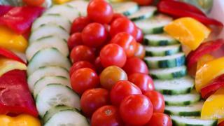 Qué verduras y hortalizas son las mejores para comerse crudas durante el verano  