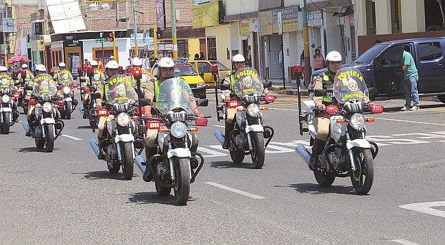 Chimbote: Equipan división de tránsito con 20 motos 