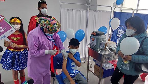 Brigadas de vacunación acudirán a colegios| Foto: Pedro Torres