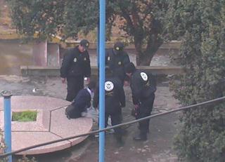 Sorprenden a escolar ebrio en parque  de asentamiento humano 