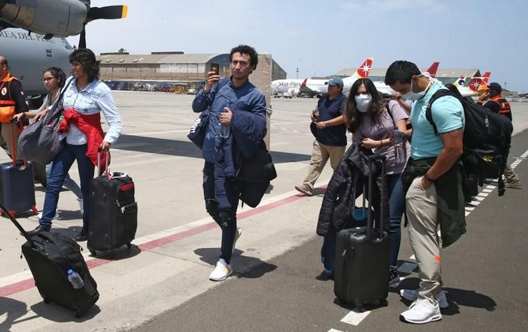 Peruanos varados en Sudáfrica piden ser repatriados en vuelo humanitario. Foto referencial