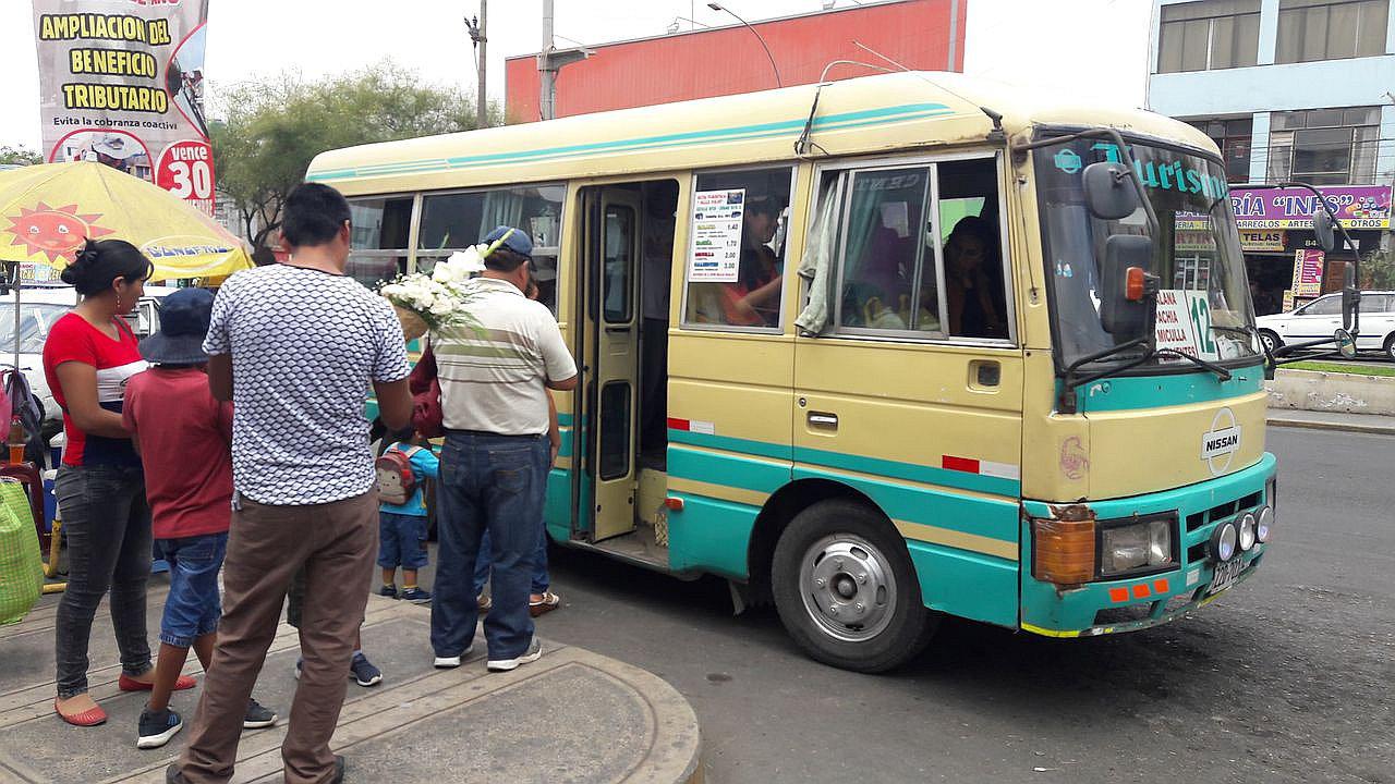 Con memorial población rechaza alza del pasaje