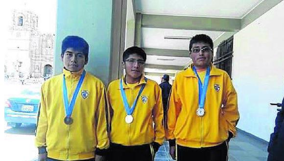 Escolares de Puno van a olimpiada de matemáticas en Argentina