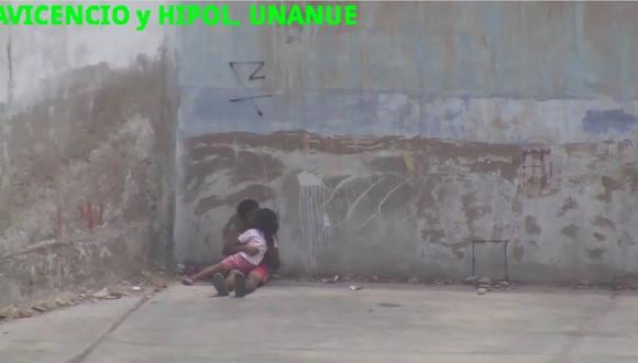  Chimbote: Cámara capta a adolescente tocando indebidamente a una niña 