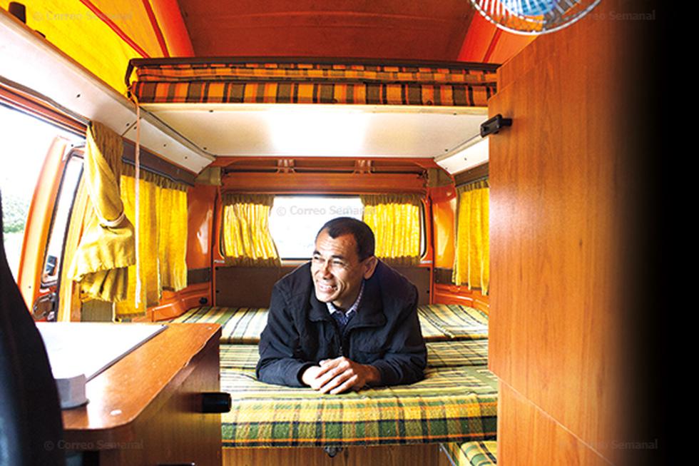 Conoce a los peruanos locos por las 'Combis'