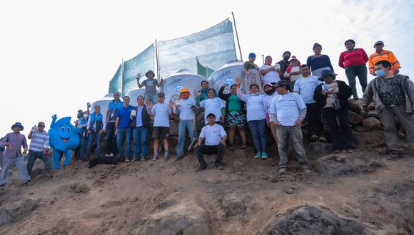 Las mallas ‘atrapanieblas’ fueron instaladas en la parte más alta de la comunidad para aprovechar la neblina que se concentra en esa zona.