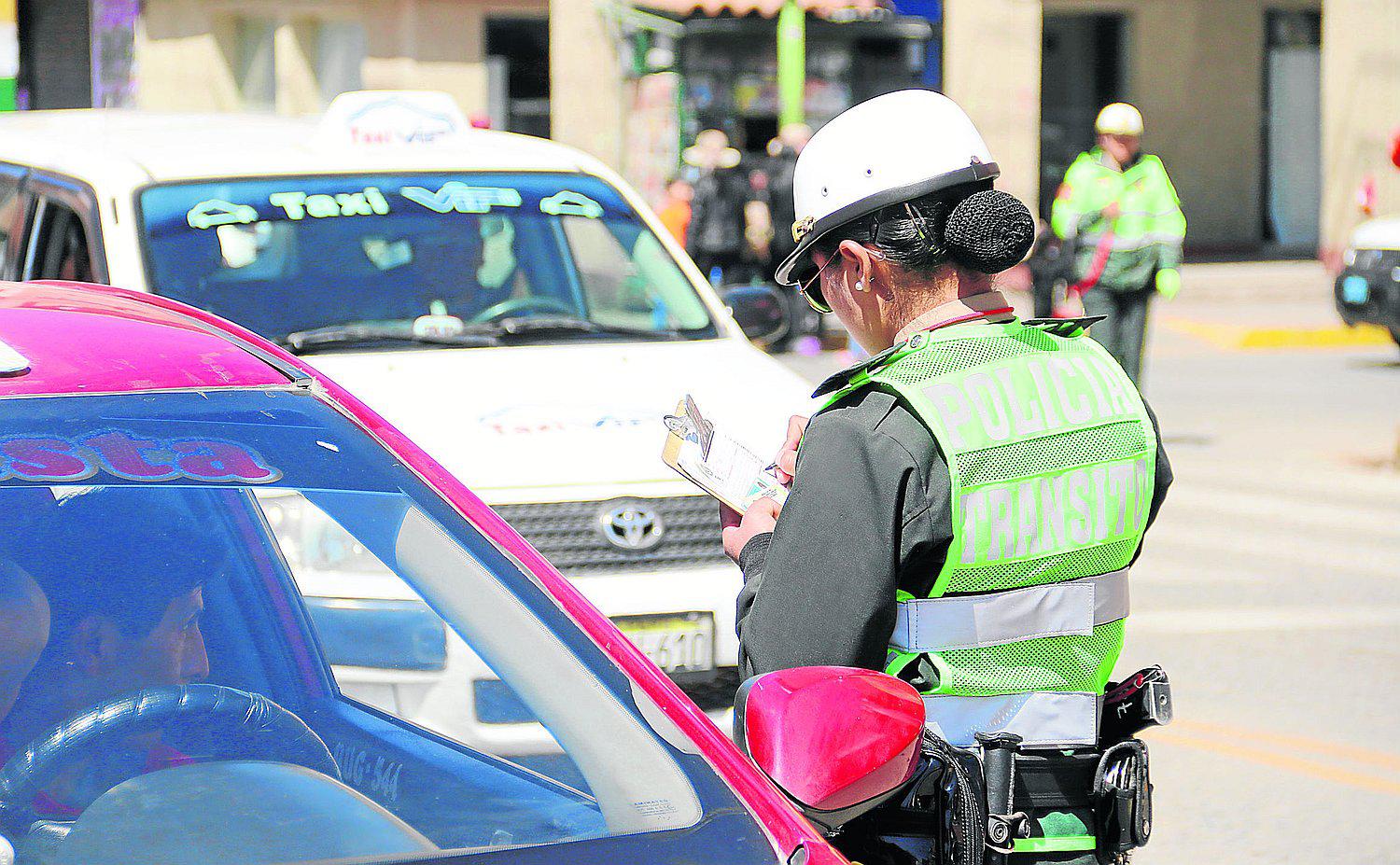 Para evitar delitos, personas con antecedentes no podrán acceder a lunas polarizadas