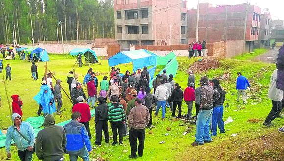 Huancayo: Pobladores se enfrentan con palos y piedras por terreno