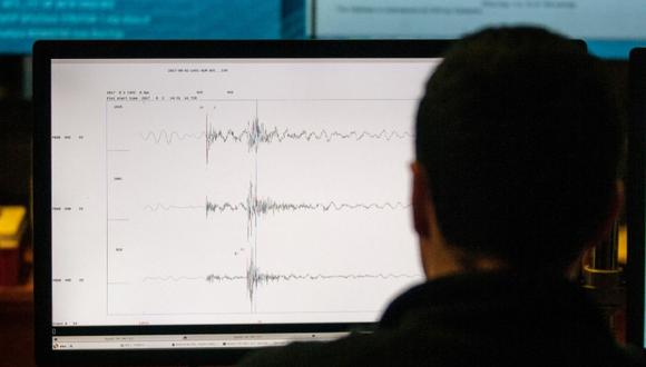 Al menos 15 réplicas suceden al movimiento telúrico de magnitud 6 en la costa. (Christian Miranda/AFP)