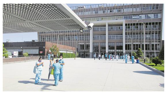 Piden homologación de sueldos en Hospital Regional de Lambayeque 