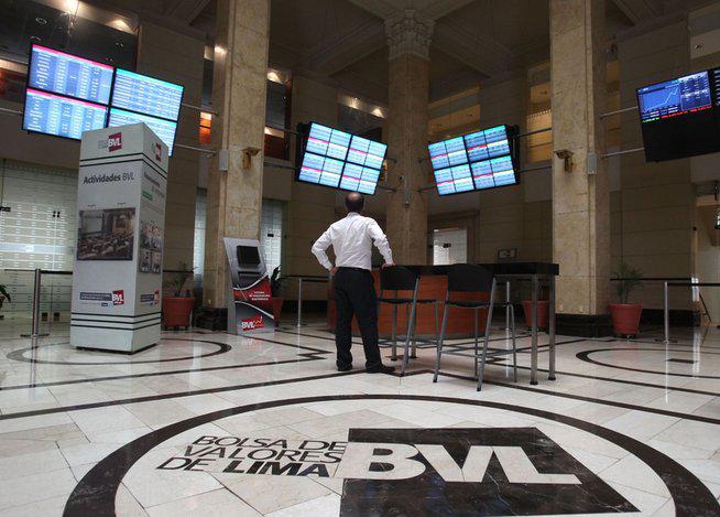 ​Bolsa de Lima perdió 33,43 % en el 2015 por baja de metales