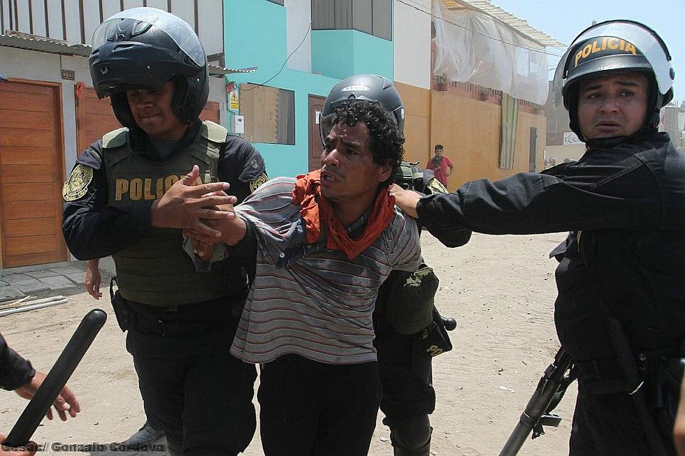 Violento desalojo en Villa El Salvador. 