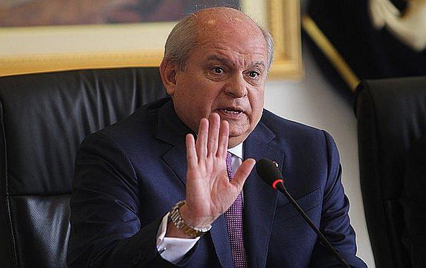 Pedro Cateriano es interrogado por seguimientos de la DINI