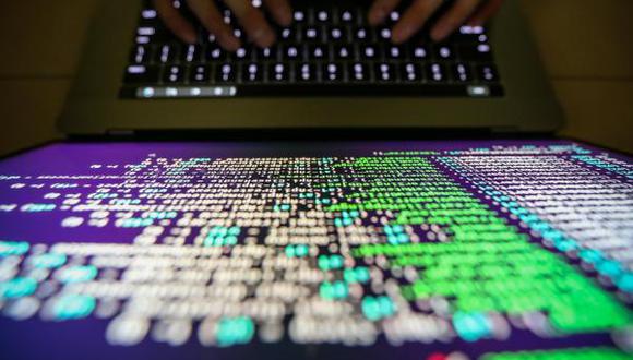 Con el uso de un software malicioso, los hackers vulneraron el sistema de red privada fabricados por la empresa Pulse Secure. (Foto: EFE)