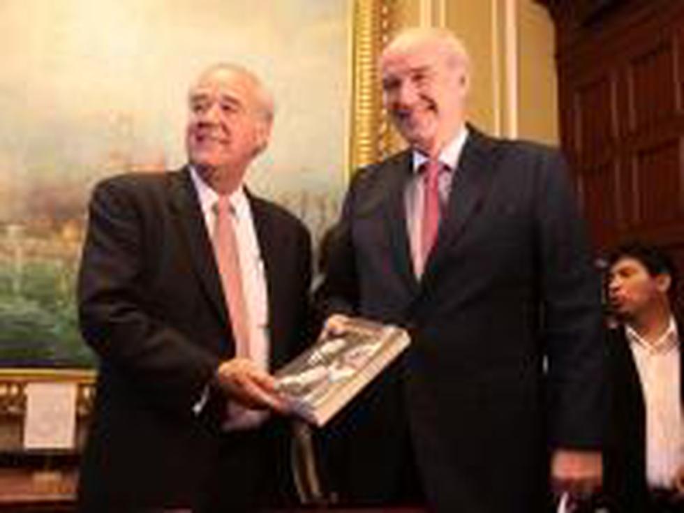 Presentan libro "Los ministros de Alan García 1985-1990"