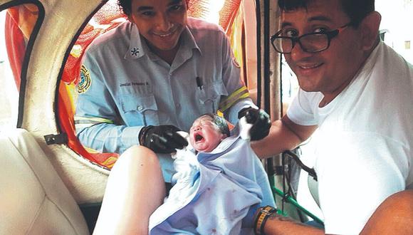 Bebé nace en mototaxi con la ayuda de serenos en Surco