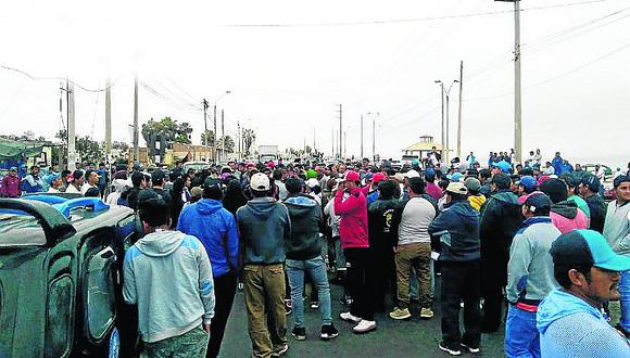 Pescadores bloquearon carretera Pisco - Paracas
