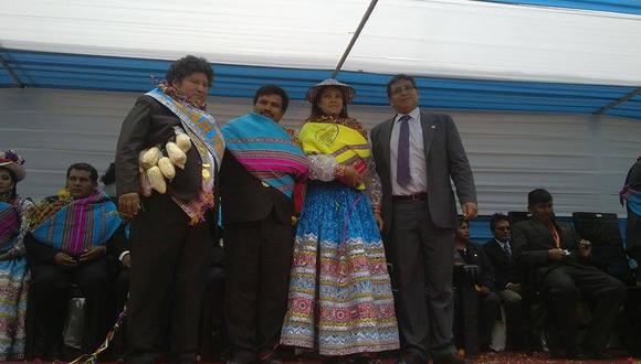 Rómulo Tinta Cáceres y regidores juramentan en Caylloma