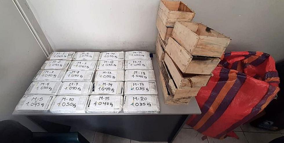 Tacna: Ocultos en cajas encuentran 20 kilos de clorhidrato de cocaína 