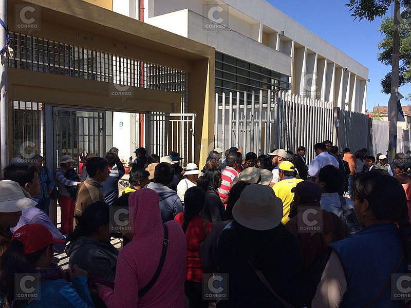 Padres de familia en Arequipa exigen que los docentes sean evaluados (VIDEO)