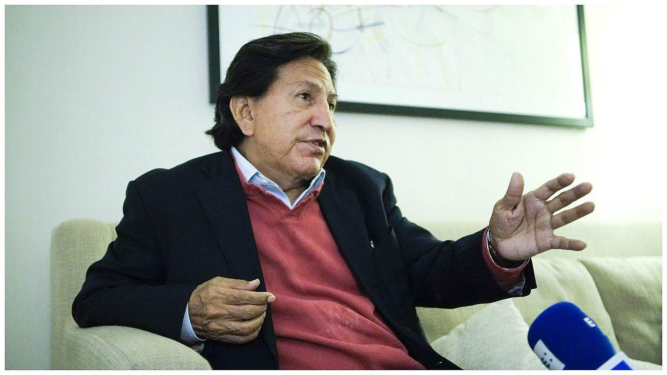 Alejandro Toledo se queja por la suspensión de su sueldo de expresidente