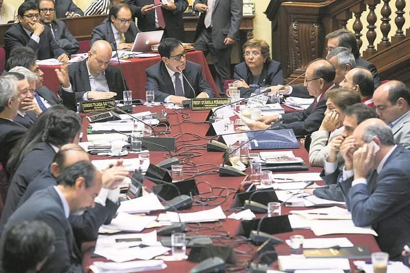 Fredy Otárola insiste y agenda otra vez la eliminación del voto preferencial