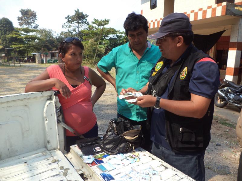 Detienen a pareja con 31 mil soles falsificados