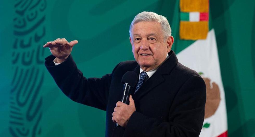 Fotografía cedida que muestra al presidente de México, Andrés Manuel López Obrador, quien habla este lunes, durante su conferencia en Palacio Nacional, en Ciudad de México. (EFE/PRESIDENCIA).
