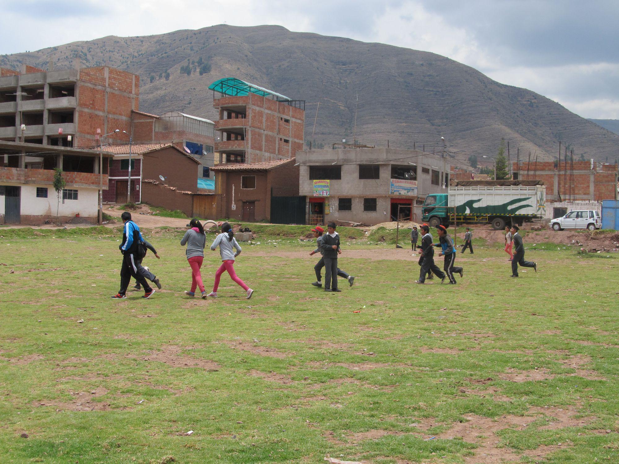 Cusco: escolares afrontan consecuencias dejadas por empresa Antalsis (VIDEO)