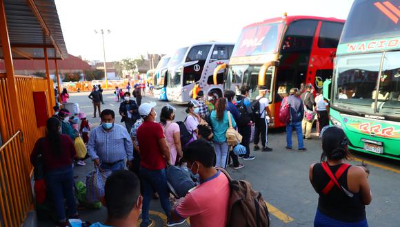 En el segundo día del paro de transportistas de carga pesada e interprovincial se reporta poca afluencia de salida de buses. (Foto: GEC)