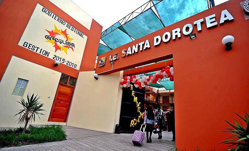 GRA inaugura moderno infraestructura de I.E Santa Dorotea