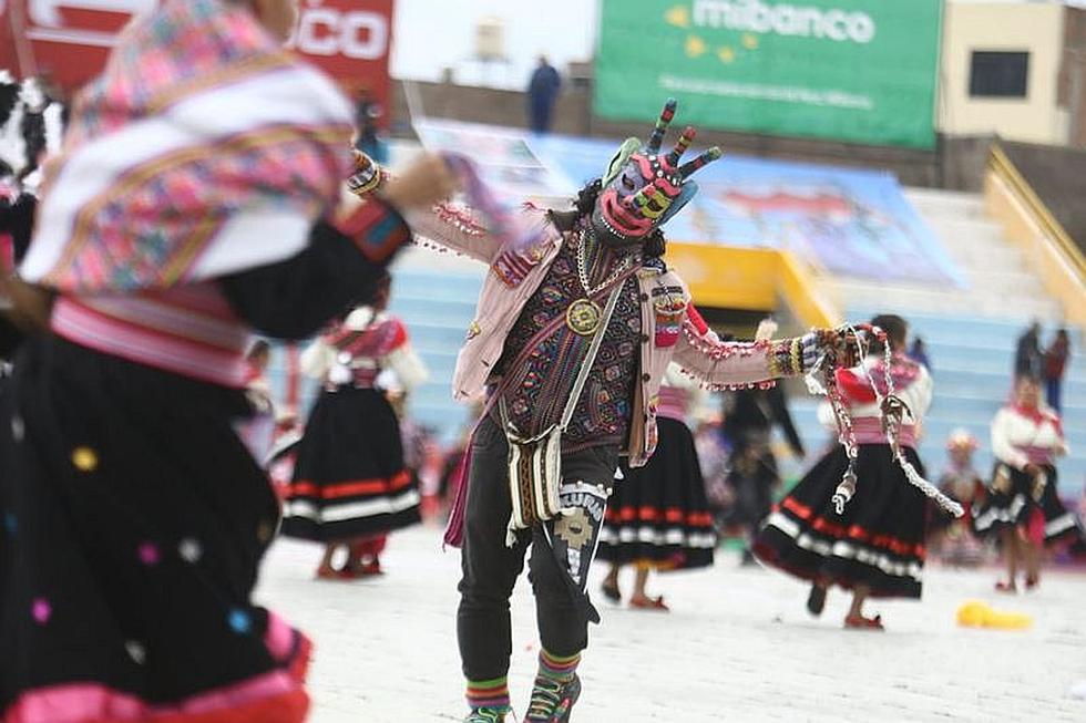 “Diablos” lideraron en concurso de danzas por la Virgen de la Candelaria (FOTOS)