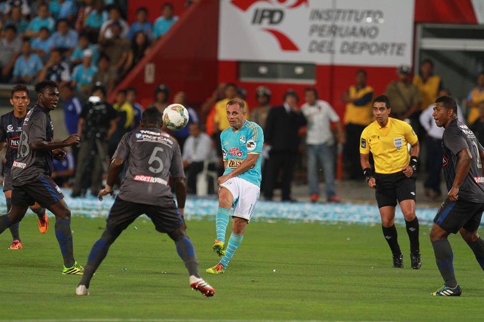"Noche Celeste": Sporting Cristal cae 2-1 ante Emelec 