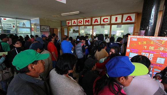 Gobernadora de Arequipa exhorta a ministra de Salud para pagar deudas del SIS