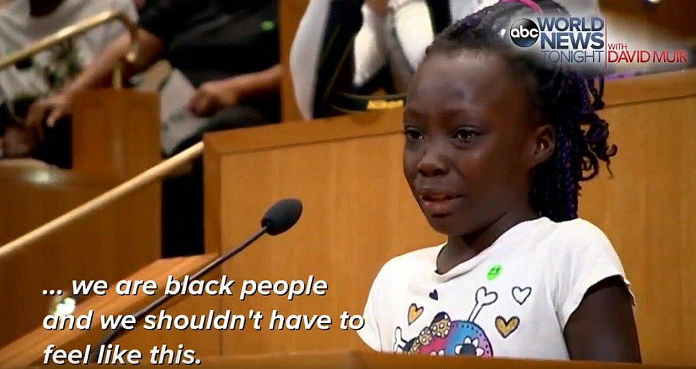 EEUU: ​Niña se quiebra al no soportar racismo (VIDEO)