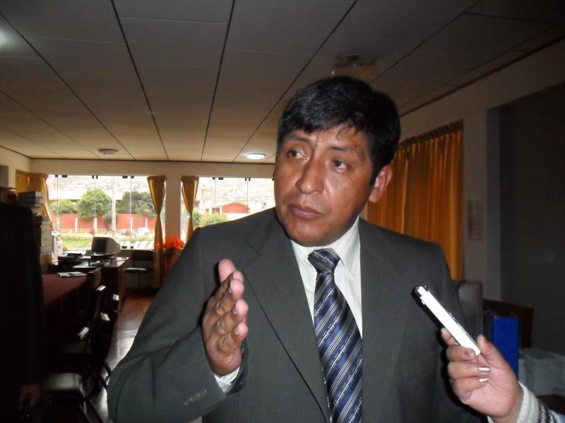 Consejero por Lauricocha cuestiona adelantos en obras 