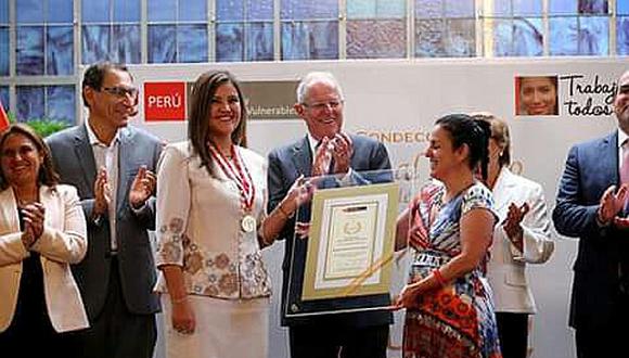 Día de la Mujer: gobernadora de Arequipa recibe condecoración