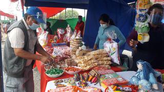 Productores de Haku Wiñay ofrecen regalos por el Día de la Madre