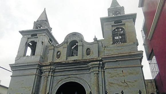 Más de mil escolares en riesgo por iglesia dañada durante terremoto del 2007