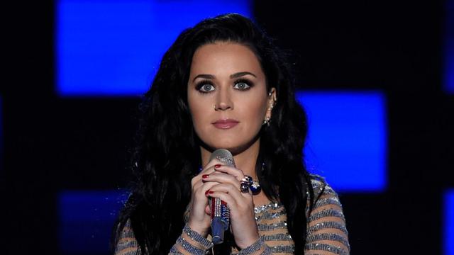 Katy Perry lamenta la muerte de su gato que la acompañó por 15 años (AFP)
