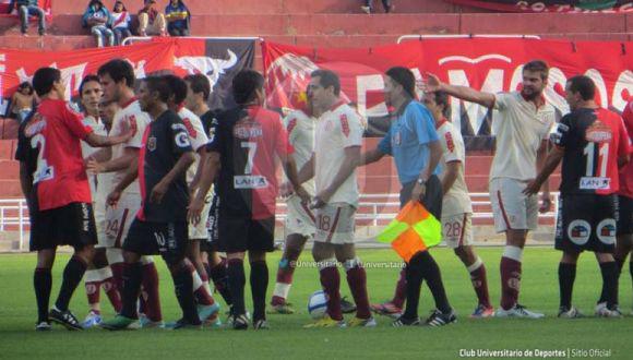 Universitario perdió 2-1 ante Melgar en partido amistoso