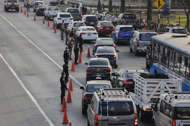 Estas operaciones se desarrollan en avenidas principales y mercados de La Victoria, Surquillo, Santa Anita, en la Panamericana Sur y en el centro de Lima. (Foto: César Grados)