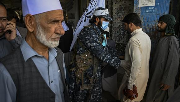 El Gobierno comunicó a todos los ciudadanos, comerciantes, empresarios y afganos en general que realicen cualquier comercio con moneda afgana y se abstengan de utilizar moneda extranjera.  (Foto: Aamir QURESHI / AFP)