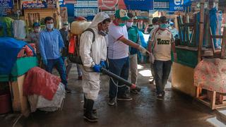 Fumigación y desinfección de Mercado Modelo de Huánuco